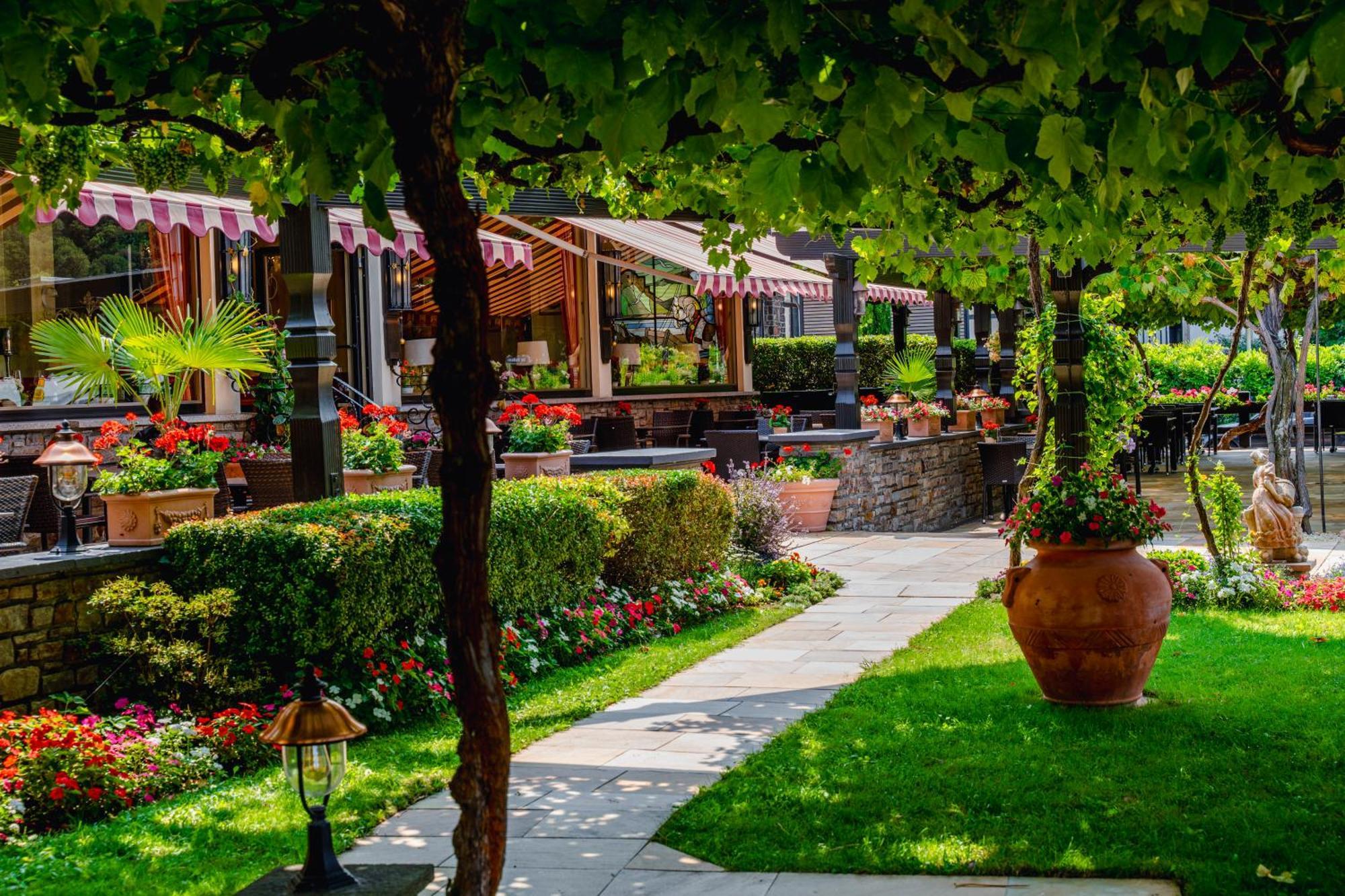 Hotel Unter Den Linden ฮูเดสไฮม์ แอม ไฮน์ ภายนอก รูปภาพ