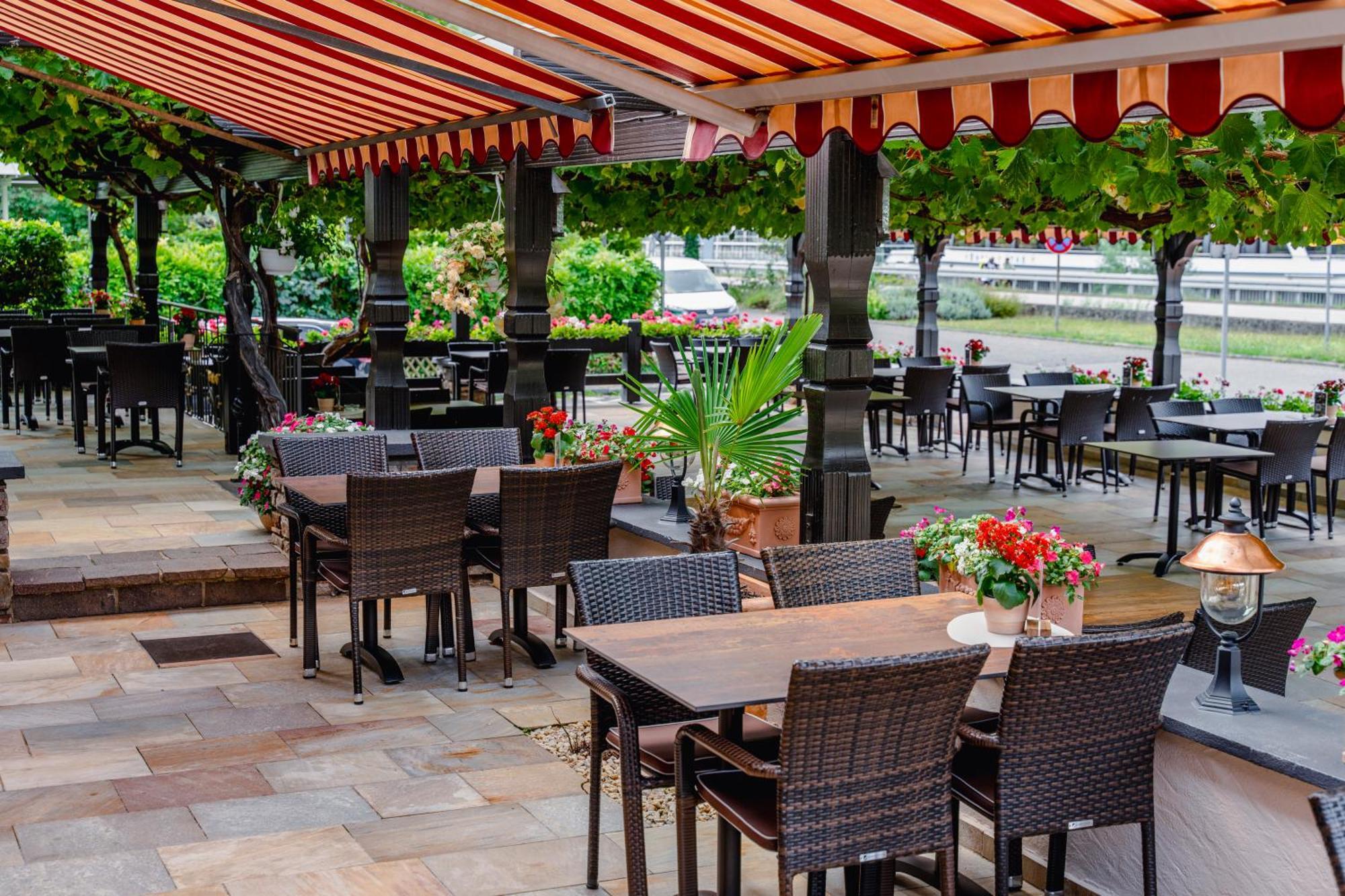 Hotel Unter Den Linden ฮูเดสไฮม์ แอม ไฮน์ ภายนอก รูปภาพ